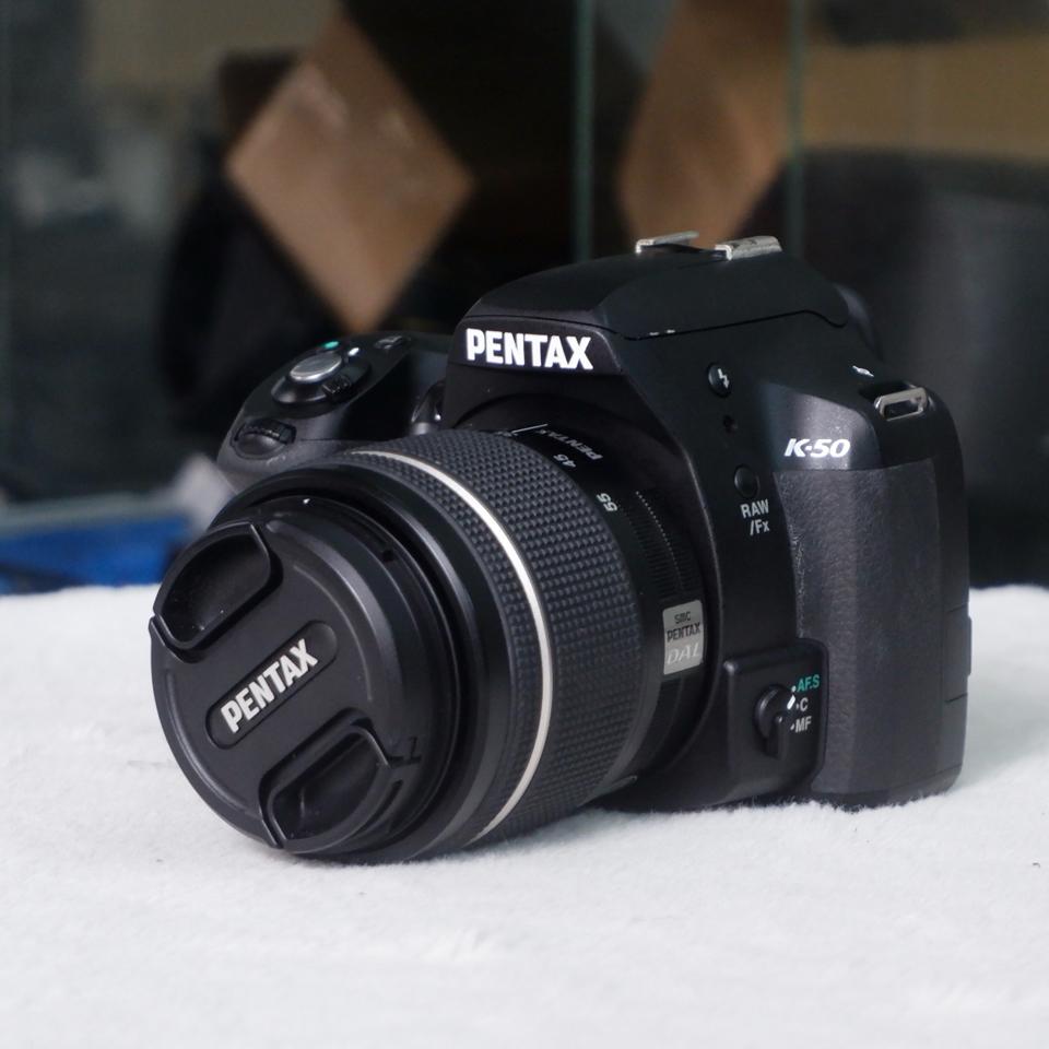 Pentax K-50 kèm lens 18-55mm -duoc-ban-tai-Máy Ảnh Shop