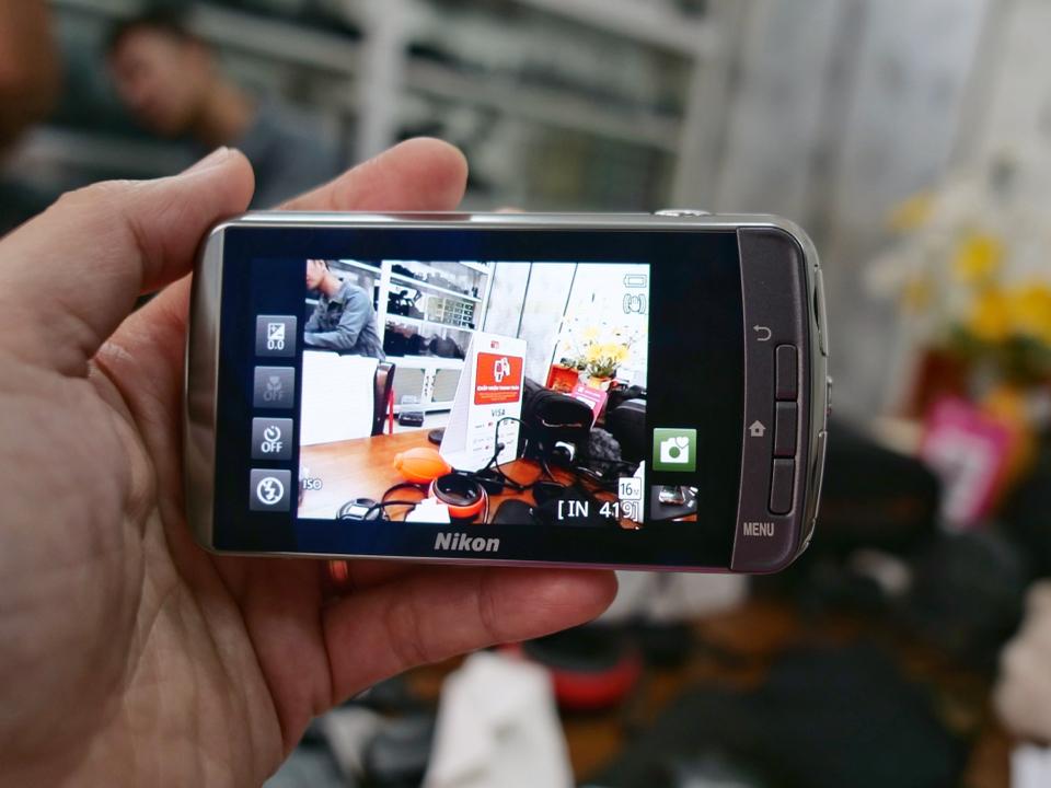Máy ảnh Nikon Coolpix S800c, chiếc máy ảnh chạy android-duoc-ban-tai-Máy Ảnh Shop