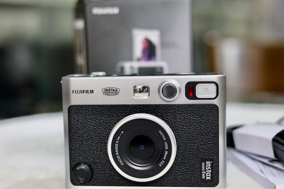 Máy ảnh Fujifilm Instax Mini Evo Hybrid | Black (Chính hãng) like new, còn bảo hành-duoc-ban-tai-Máy Ảnh Shop
