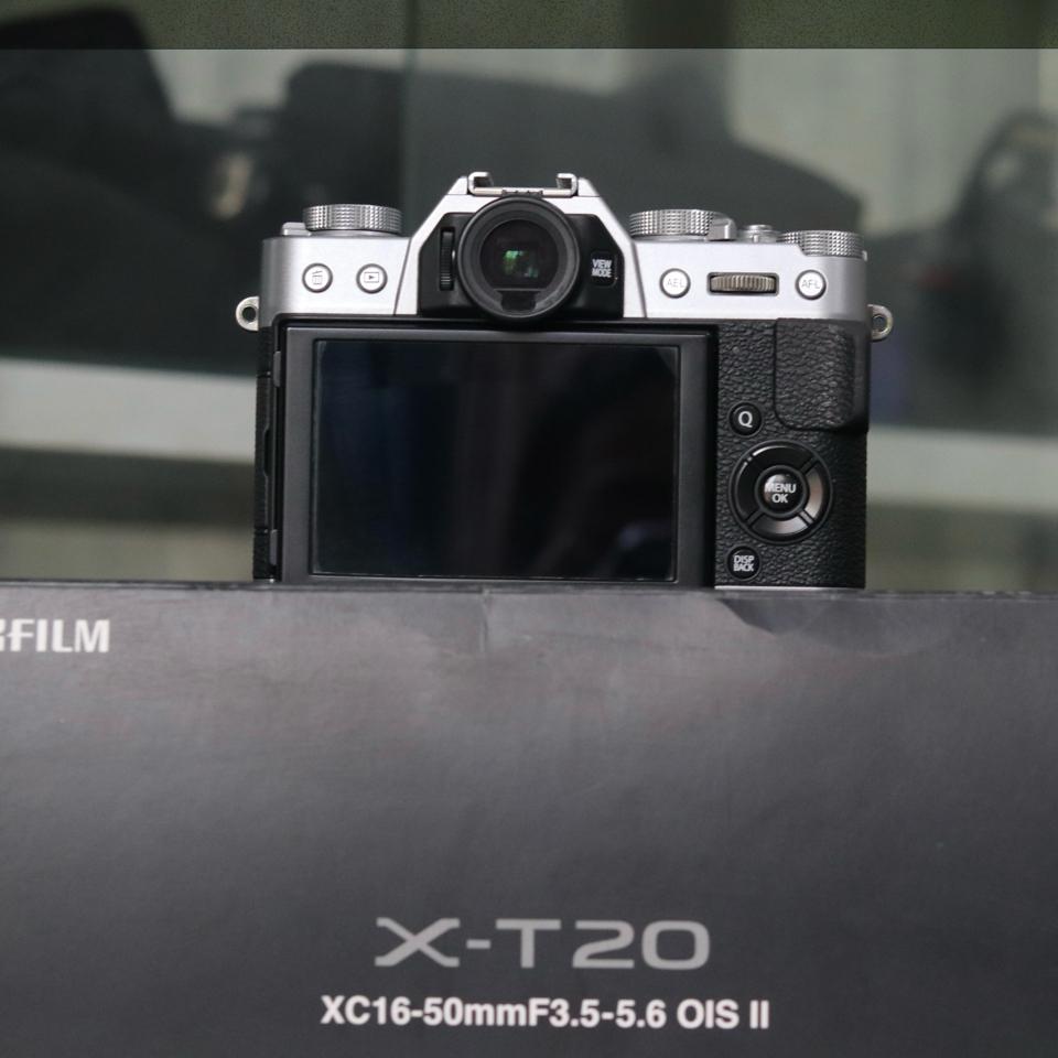 Fujifilm XT20 (Body)-duoc-ban-tai-Máy Ảnh Shop