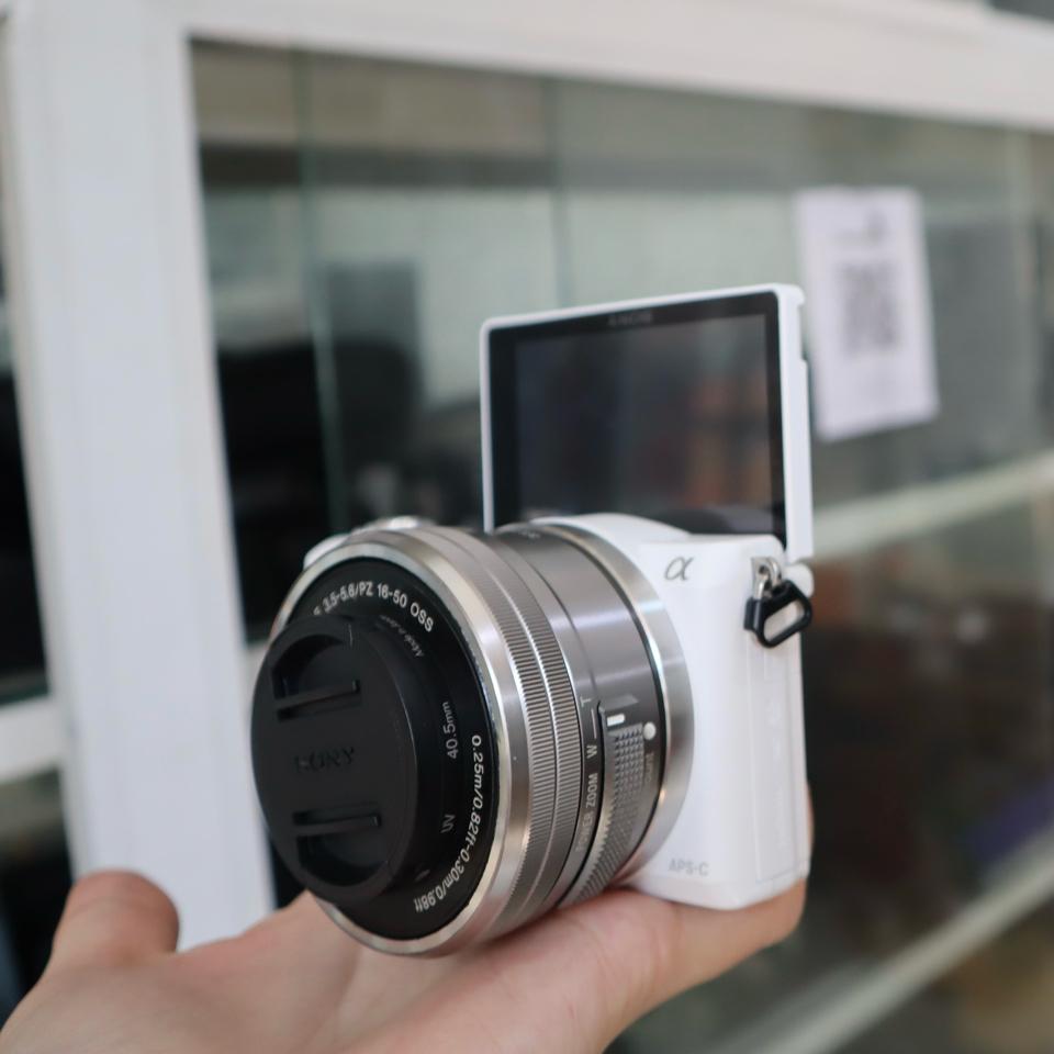 Sony A5100 + Kit 18-55mm, use, màn hình lật-duoc-ban-tai-Máy Ảnh Shop