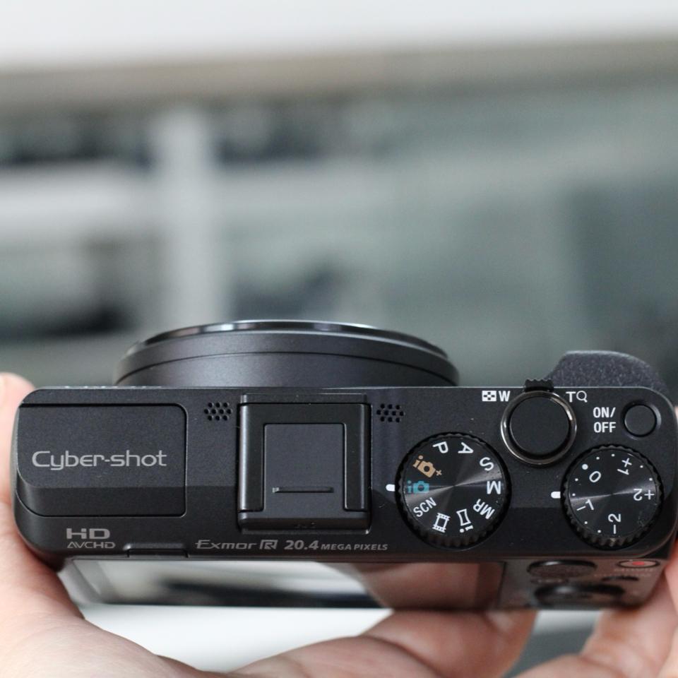 Sony Cybershot DSC-HX50V (Fullbox)-duoc-ban-tai-Máy Ảnh Shop