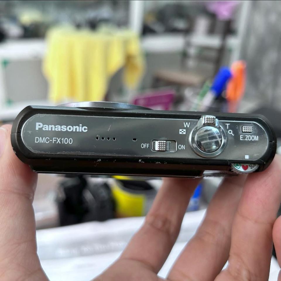 Máy Ảnh Panasonic Lumix DMC-FX100-duoc-ban-tai-Máy Ảnh Shop