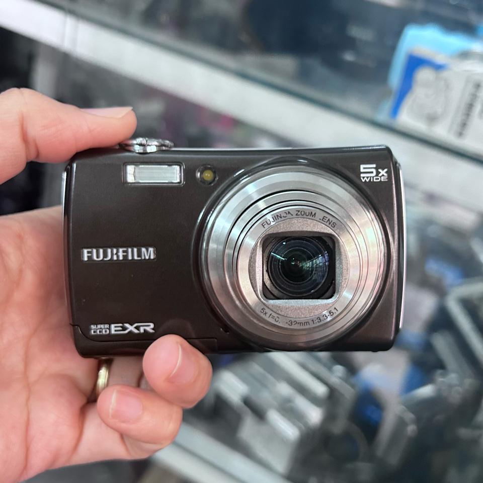 Fujifilm FinePix F200 EXR-duoc-ban-tai-Máy Ảnh Shop