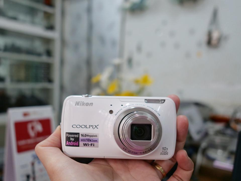 Máy ảnh Nikon Coolpix S800c, chiếc máy ảnh chạy android-duoc-ban-tai-Máy Ảnh Shop