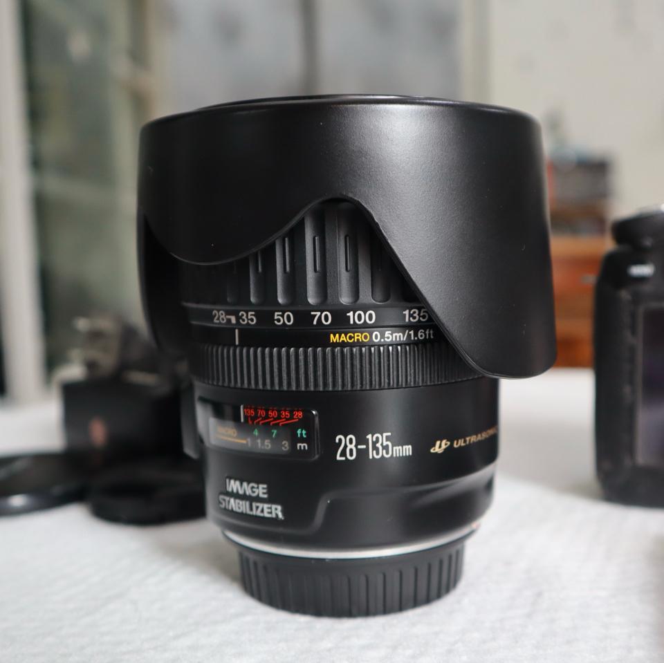 Canon EF 28-135mm f / 3.5-5.6 IS USM-duoc-ban-tai-Máy Ảnh Shop