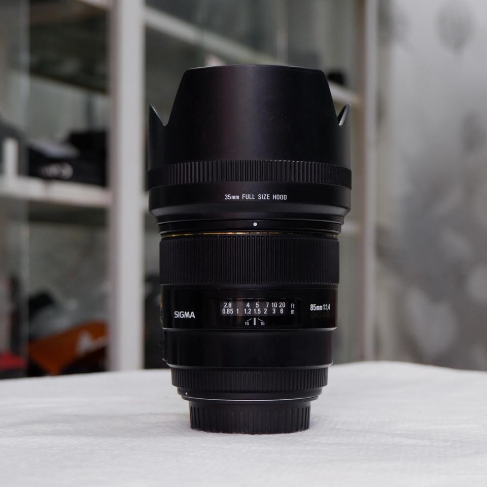 Ống kính Canon Sigma 85mm 1.4-duoc-ban-tai-Máy Ảnh Shop