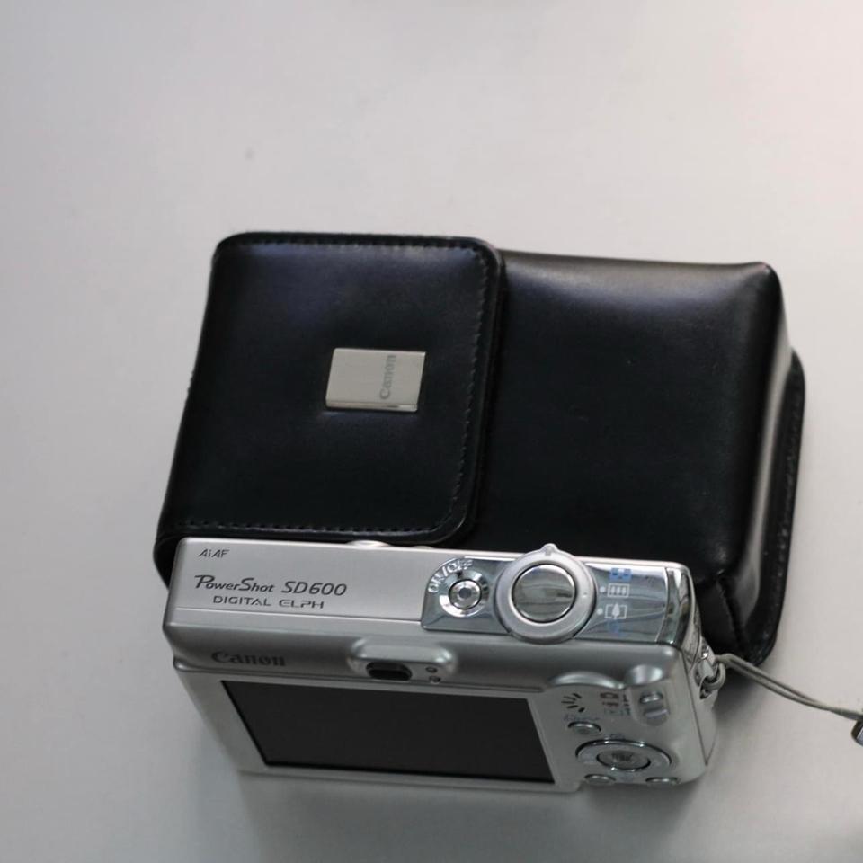 Canon PowerShot SD 600, mới keng, tặng bao dạ-duoc-ban-tai-Máy Ảnh Shop