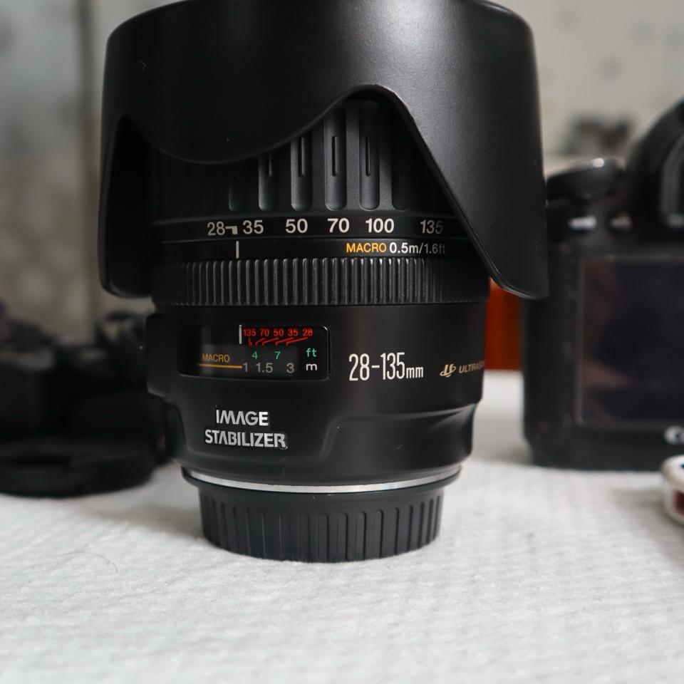 Canon EF 28-135mm f / 3.5-5.6 IS USM-duoc-ban-tai-Máy Ảnh Shop