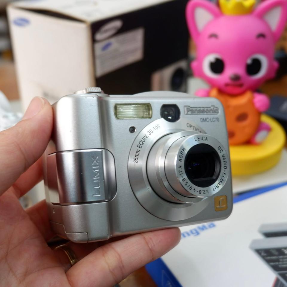 Máy ảnh siêu xinh Panasonic Lumix DMC-LC70 ống kính Leica lừng danh cho chất ảnh đẹp-duoc-ban-tai-Máy Ảnh Shop