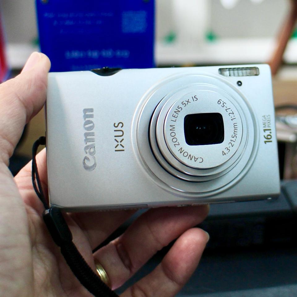 Máy ảnh Canon SD 400-duoc-ban-tai-Máy Ảnh Shop