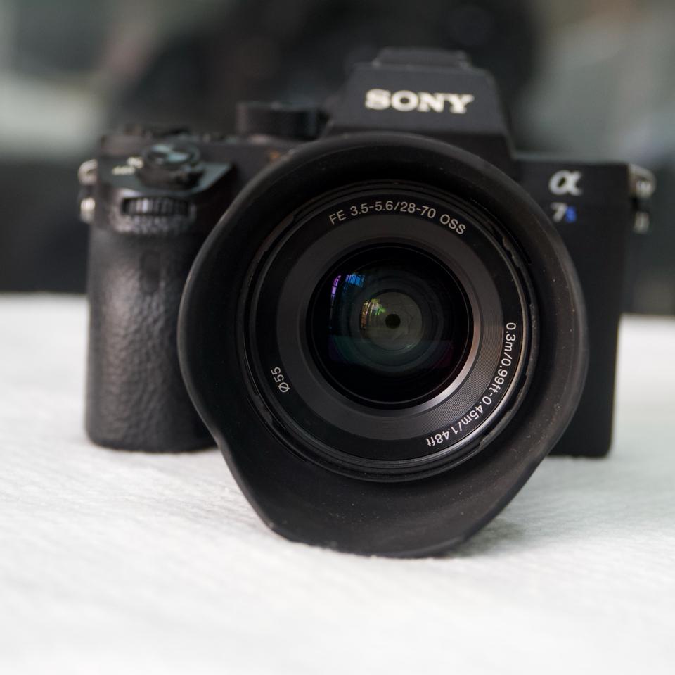 Sony Alpha A7S Mark II + Sony FE 28-70mm f/3.5-5.6 OSS-duoc-ban-tai-Máy Ảnh Shop