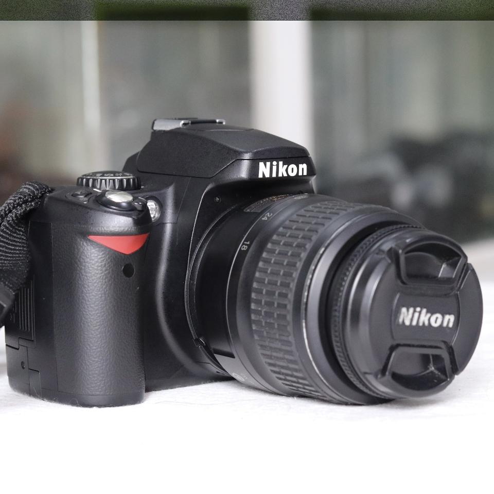 Nikon D40 kèm kit-duoc-ban-tai-Máy Ảnh Shop