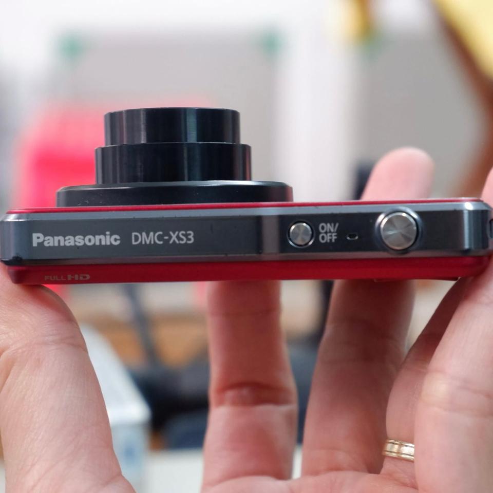 Máy ảnh Lumix XS3 - thiết kế siêu đẹp, mỏng nhẹ, có mịn da và nhiều tính năng hay, quay full HD, mới 99,9%-duoc-ban-tai-Máy Ảnh Shop