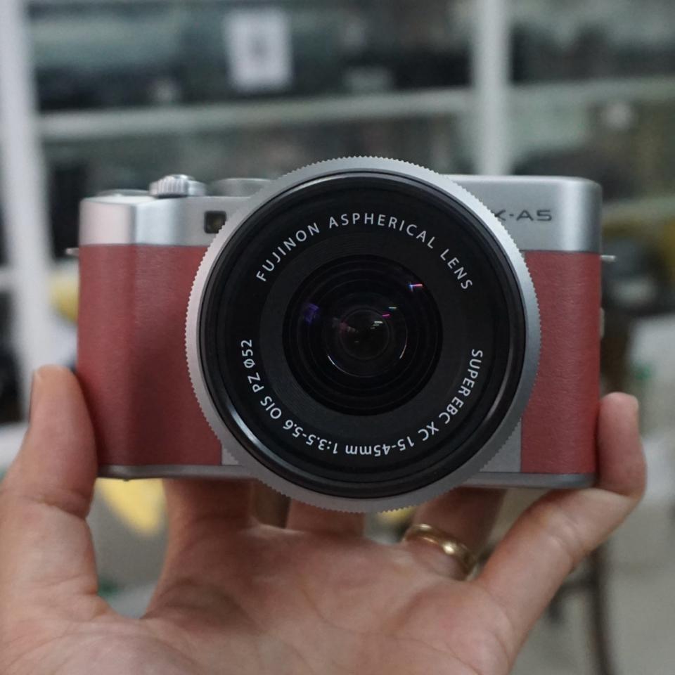 MÁY ẢNH FUJIFILM X-A5 + KIT 15-45MM-duoc-ban-tai-Máy Ảnh Shop