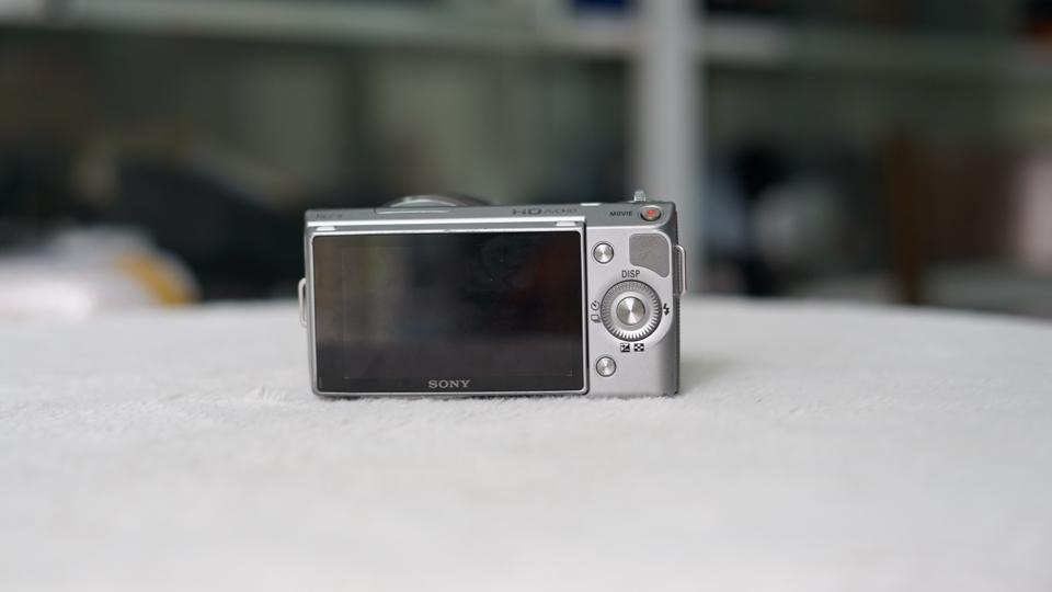 Sony Nex 5 kèm lens 18-55mm-duoc-ban-tai-Máy Ảnh Shop