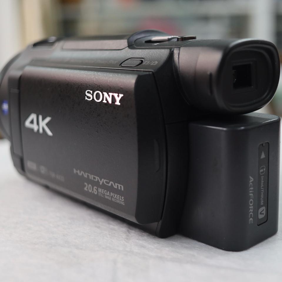 Máy quay Sony Handycam FDR-AX33 4K Ultra HD-duoc-ban-tai-Máy Ảnh Shop