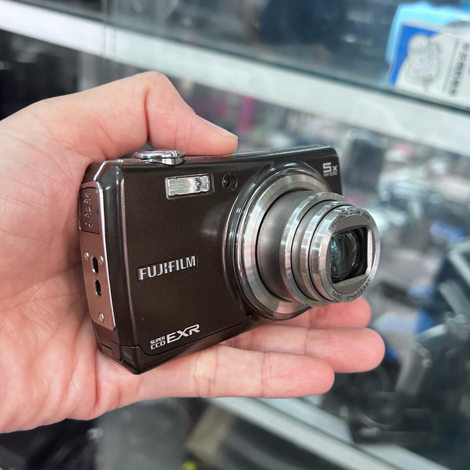 Fujifilm FinePix F200 EXR-duoc-ban-tai-Máy Ảnh Shop