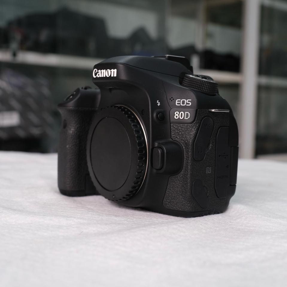 Máy ảnh Canon 80D ( body )-duoc-ban-tai-Máy Ảnh Shop