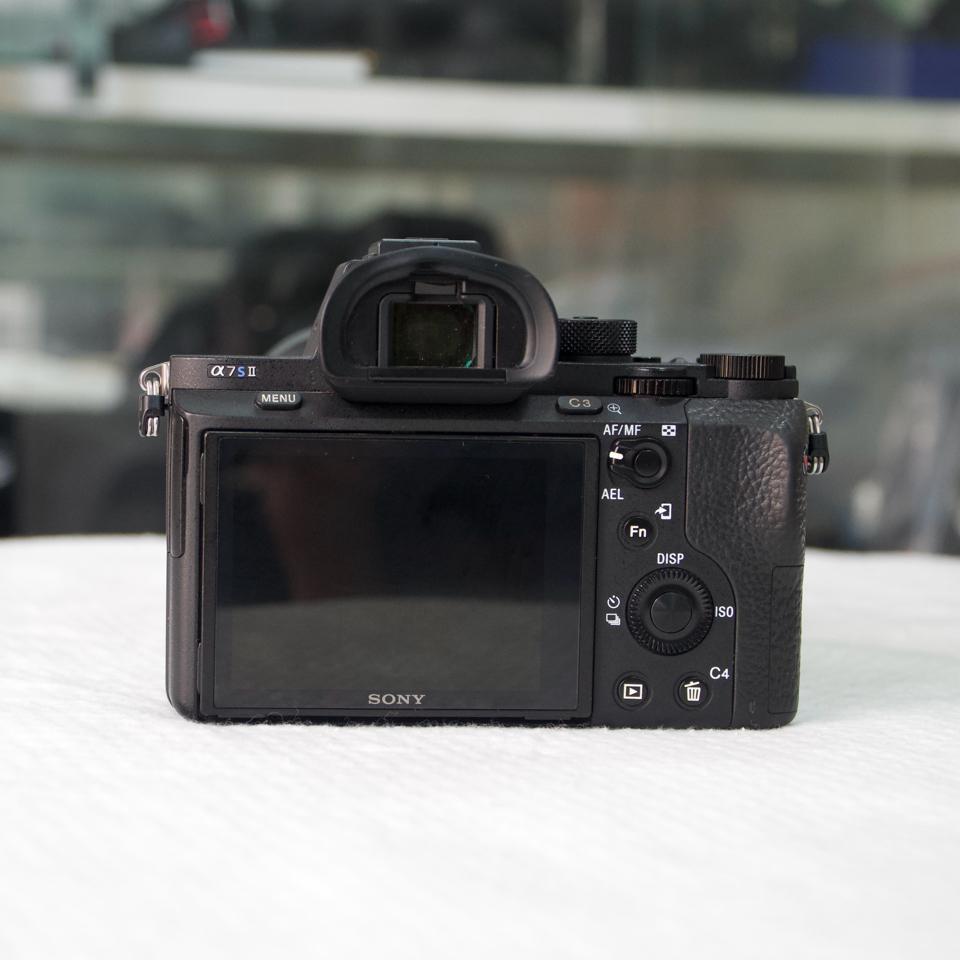 Sony Alpha A7S Mark II + Sony FE 28-70mm f/3.5-5.6 OSS-duoc-ban-tai-Máy Ảnh Shop