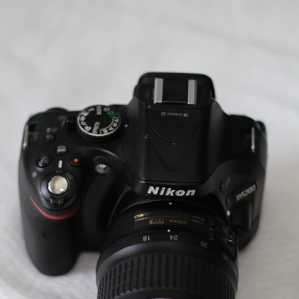 Máy ảnh Nikon D5200 kèm kit-duoc-ban-tai-Máy Ảnh Shop