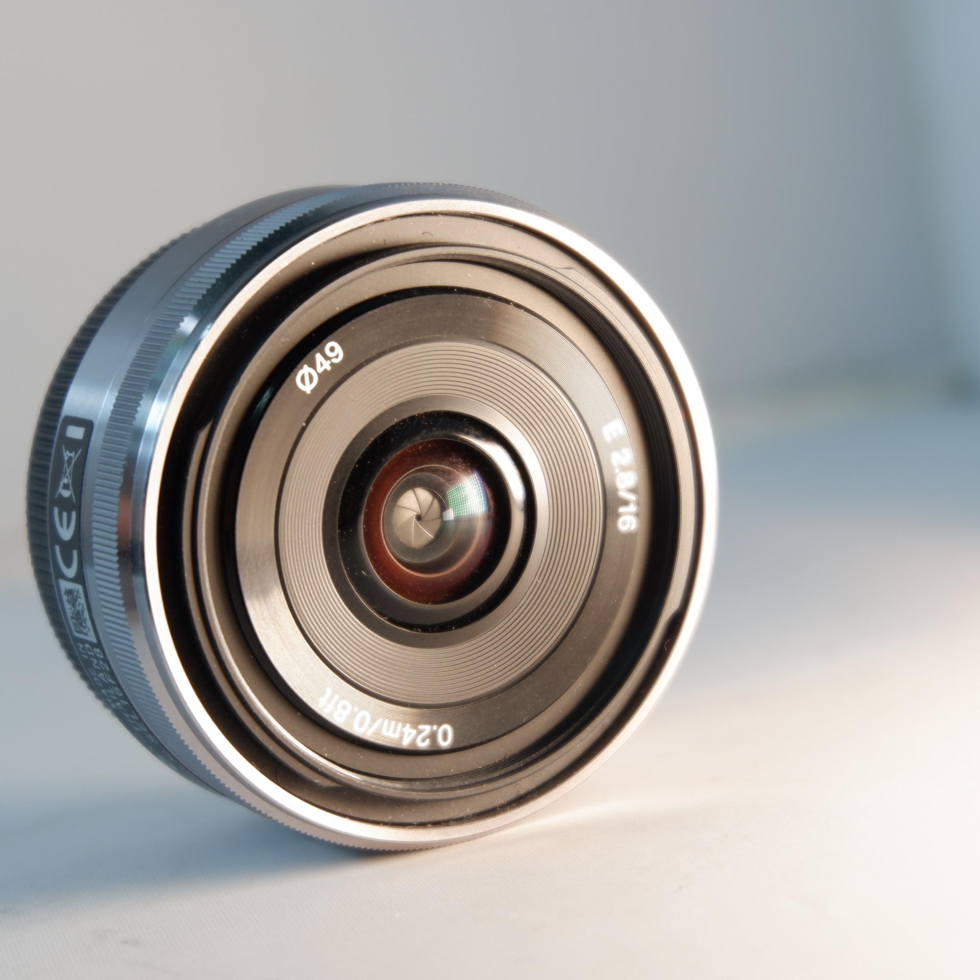 Sony SEL 16mm F2.8, Mới 95%-duoc-ban-tai-Máy Ảnh Shop