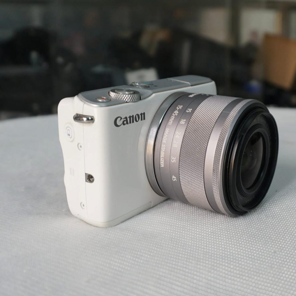Canon M10 kèm kit 15-45mm-duoc-ban-tai-Máy Ảnh Shop