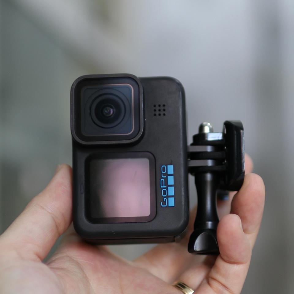Máy quay GoPro Hero 11 Black-duoc-ban-tai-Máy Ảnh Shop