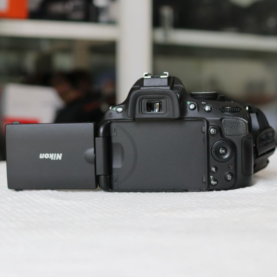 NIKON D5100 LEN KIT 18-55MM-duoc-ban-tai-Máy Ảnh Shop