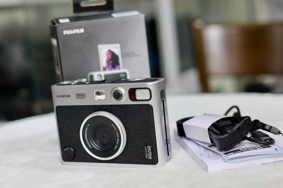 Máy ảnh Fujifilm Instax Mini Evo Hybrid | Black (Chính hãng) like new, còn bảo hành-duoc-ban-tai-Máy Ảnh Shop