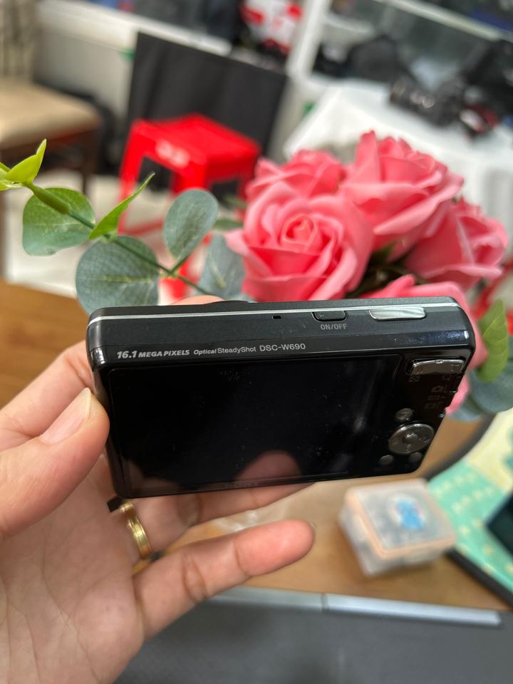 Sony DSC W690-duoc-ban-tai-Máy Ảnh Shop
