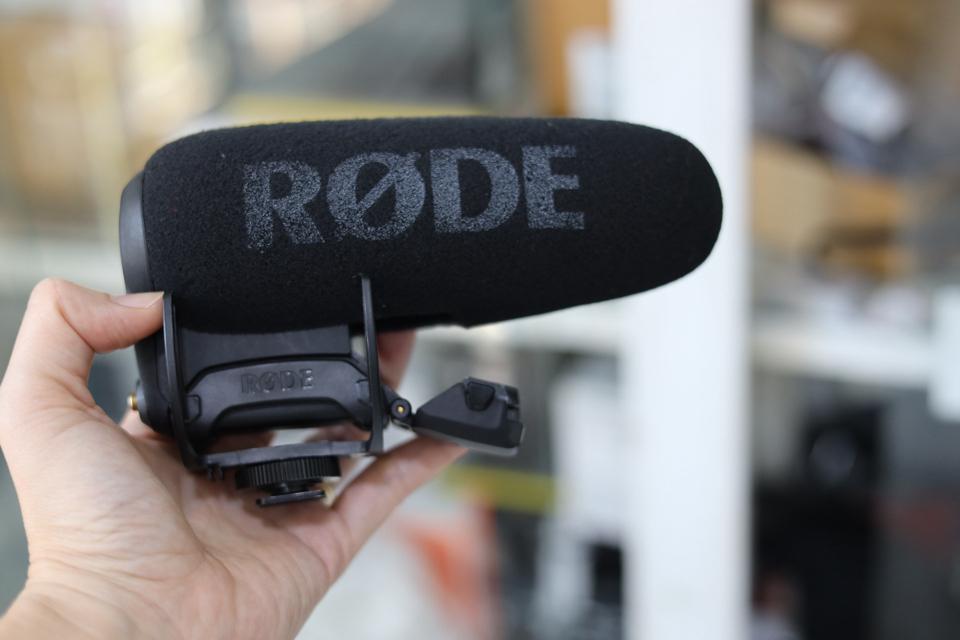 Microphone Rode VideoMic Pro Plus-duoc-ban-tai-Máy Ảnh Shop