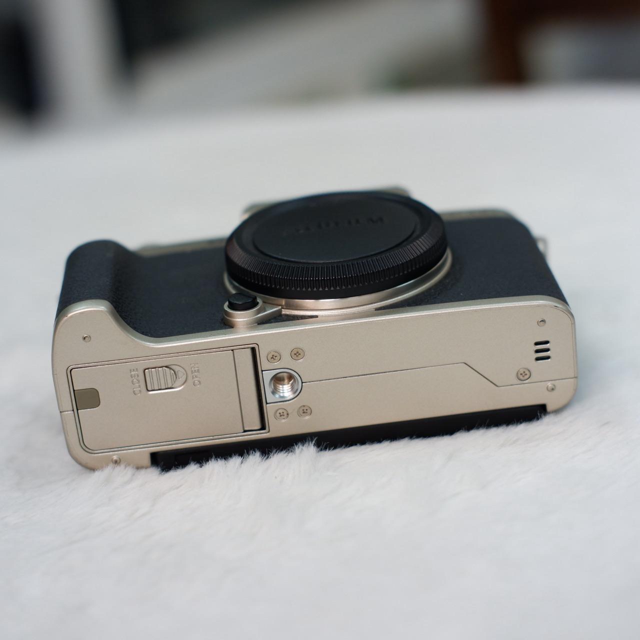 FUJIFILM X-T200  (BODY) , mới 99 %-duoc-ban-tai-Máy Ảnh Shop