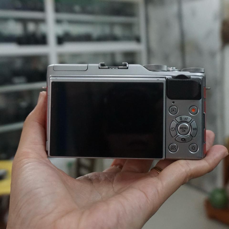 MÁY ẢNH FUJIFILM X-A5 + KIT 15-45MM-duoc-ban-tai-Máy Ảnh Shop
