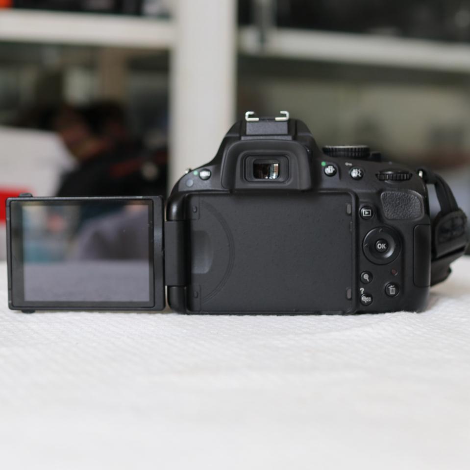 NIKON D5100 LEN KIT 18-55MM-duoc-ban-tai-Máy Ảnh Shop
