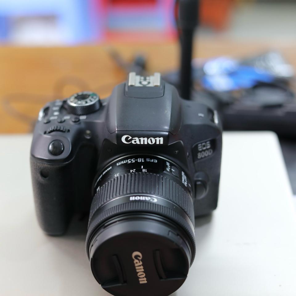 Máy ảnh Canon 800D kèm kit 18-55mm-duoc-ban-tai-Máy Ảnh Shop