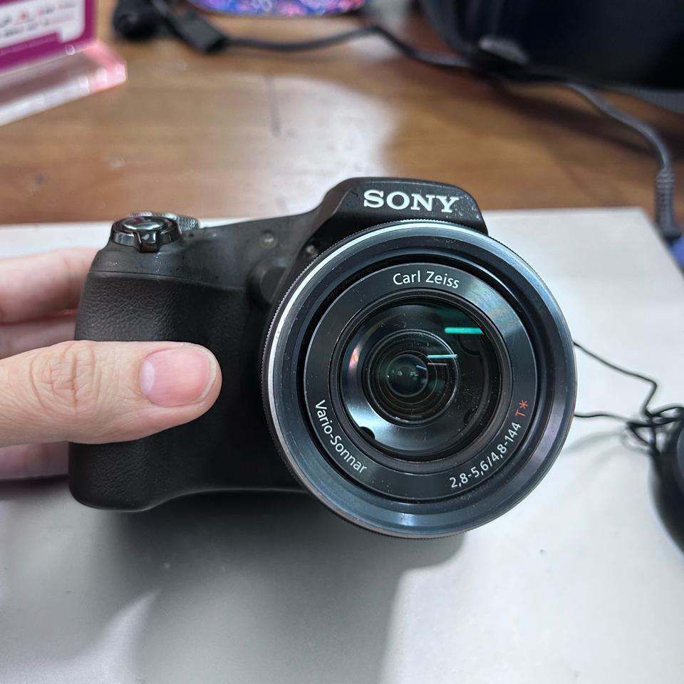 Máy ảnh Sony DSC- HX100-duoc-ban-tai-Máy Ảnh Shop