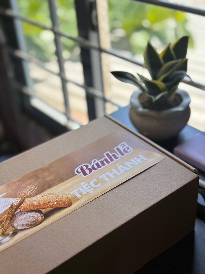 Bánh Tiệc Thánh - hộp 250 cái-duoc-ban-tai-Bách Hoá Cơ Đốc