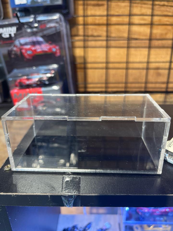 Box mica Đen-duoc-ban-tai-GARAGE TOYS