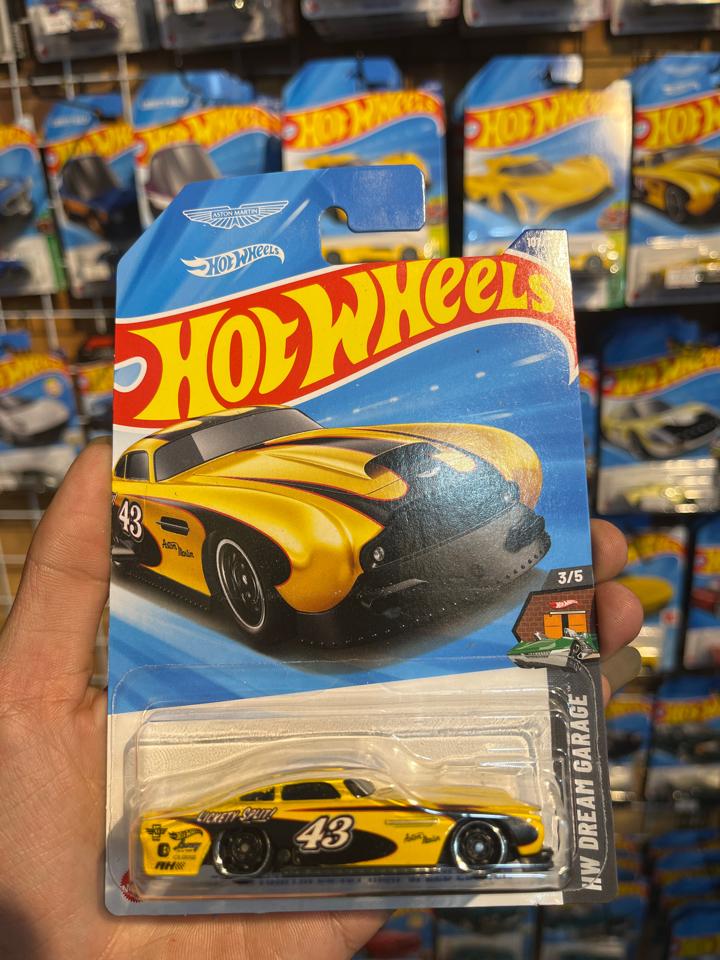 HOT WHEELS 2025 - ASTON MARTIN DB4GT HIGH SPEED EDITION 107/250-duoc-ban-tai-GARAGE TOYS