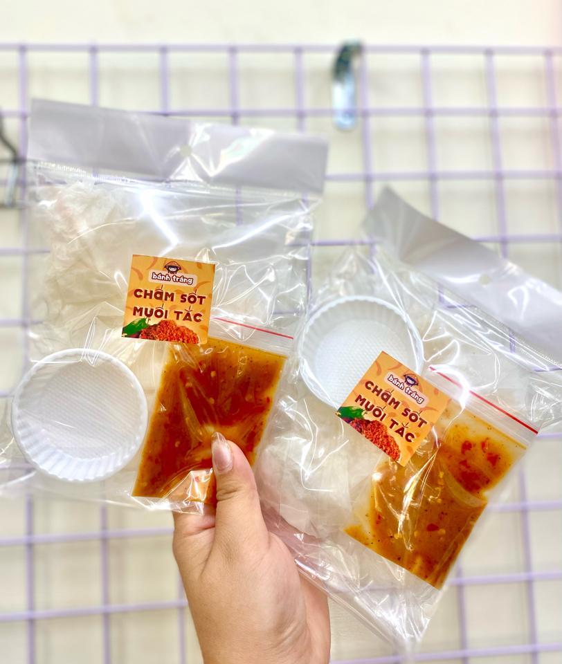 Bánh tráng phơi sương chấm sốt muối tắc - 5k/b - sỉ 10 bịch-duoc-ban-tai-Thảo Nguyên - Bánh tráng Tây Ninh
