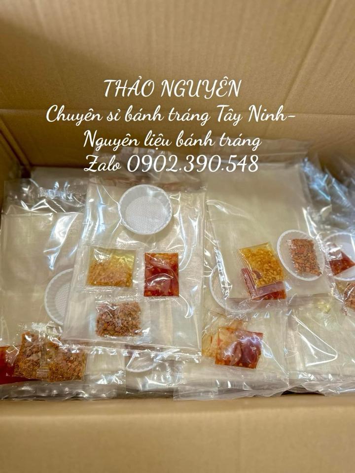 Bánh tráng vuông ủ bơ chấm ớt rim chén trắng - 5k/b - sỉ 10 bịch-duoc-ban-tai-Thảo Nguyên - Bánh tráng Tây Ninh