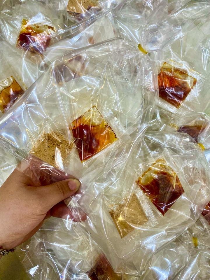 Bánh tráng muối bò sa tế - 5k/b - sỉ 10 bịch-duoc-ban-tai-Thảo Nguyên - Bánh tráng Tây Ninh