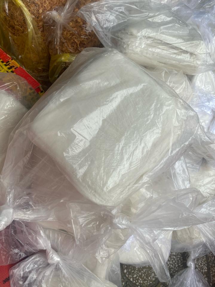 Phơi sương vuông -duoc-ban-tai-Thảo Nguyên - Bánh tráng Tây Ninh