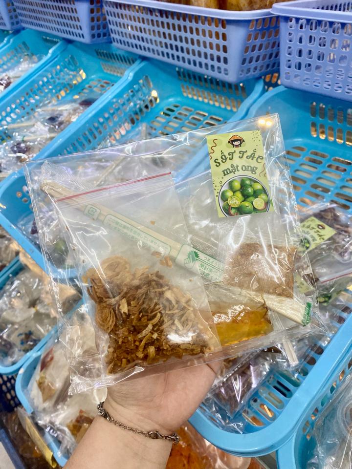 Bánh tráng muối sặc sốt tắc - 10k/b - sỉ 10 bịch-duoc-ban-tai-Thảo Nguyên - Bánh tráng Tây Ninh