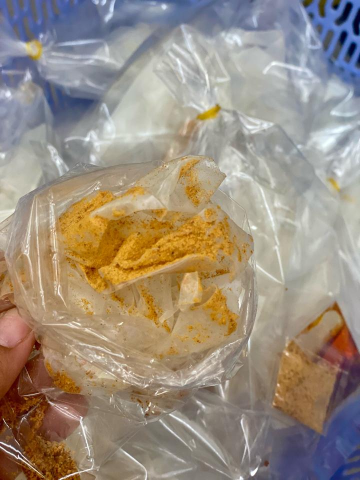 Bánh tráng muối bò sa tế - 5k/b - sỉ 10 bịch-duoc-ban-tai-Thảo Nguyên - Bánh tráng Tây Ninh