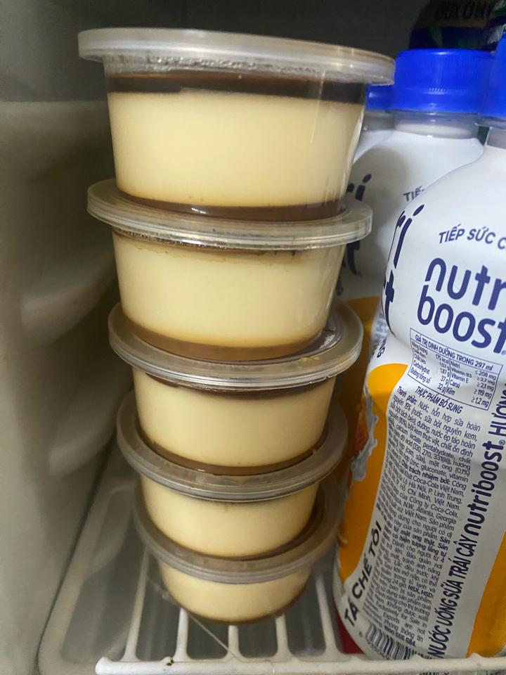 Bánh flan vị cà phê-duoc-ban-tai-Nekoni Station