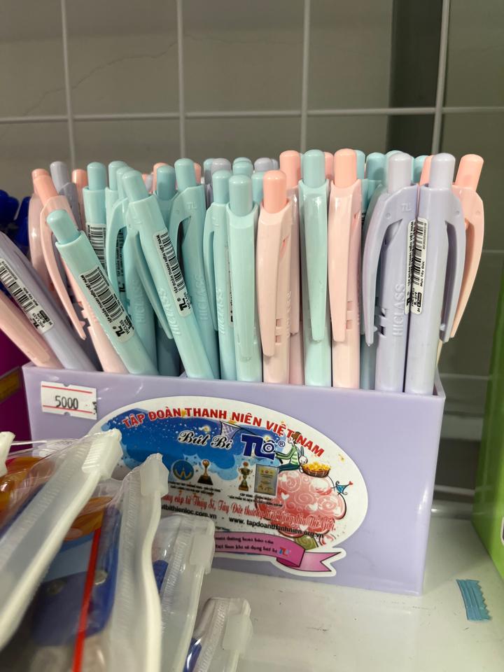 But TL pastel -duoc-ban-tai-Nekoni Station