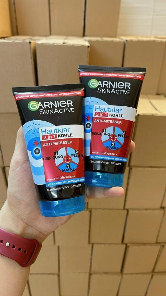 SỮA RỬA MẶT Garnier Skin Active Hautklar 3 in 1-duoc-ban-tai-HƯƠNG TÁO ĐỎ