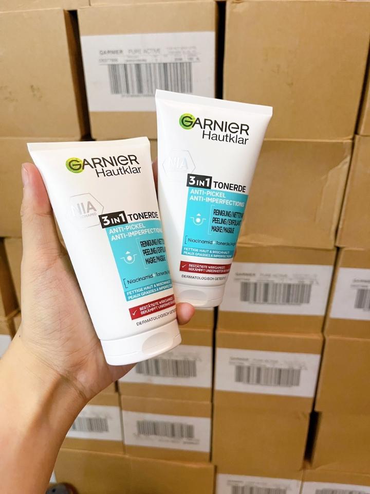 SỮA RỬA MẶT Garnier Skin Active Hautklar 3 in 1-duoc-ban-tai-HƯƠNG TÁO ĐỎ